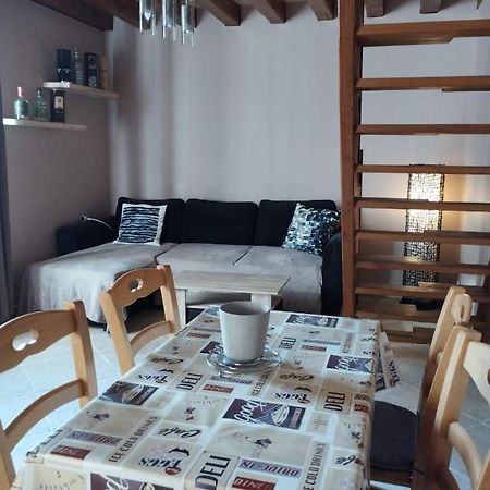 Apartmán Charmante Petite Maison De Bourg Autry-le-Chatel Exteriér fotografie