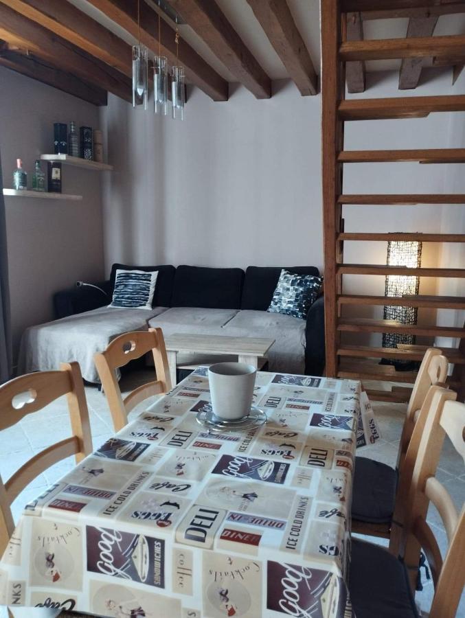 Apartmán Charmante Petite Maison De Bourg Autry-le-Chatel Exteriér fotografie